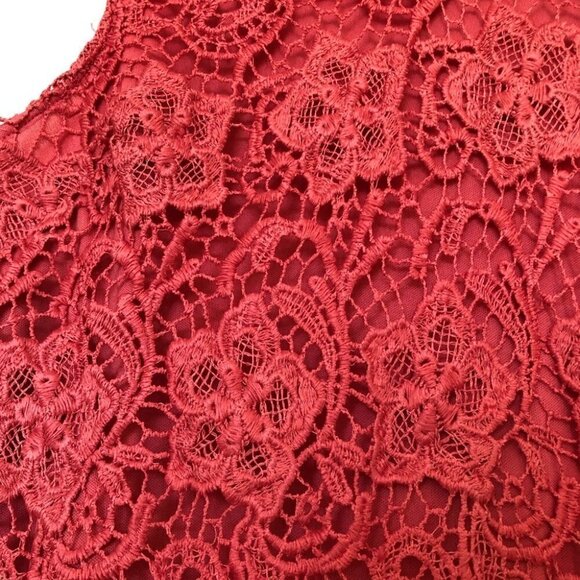 PINK Lace Crochet Tank Top - Picture 2 of 9